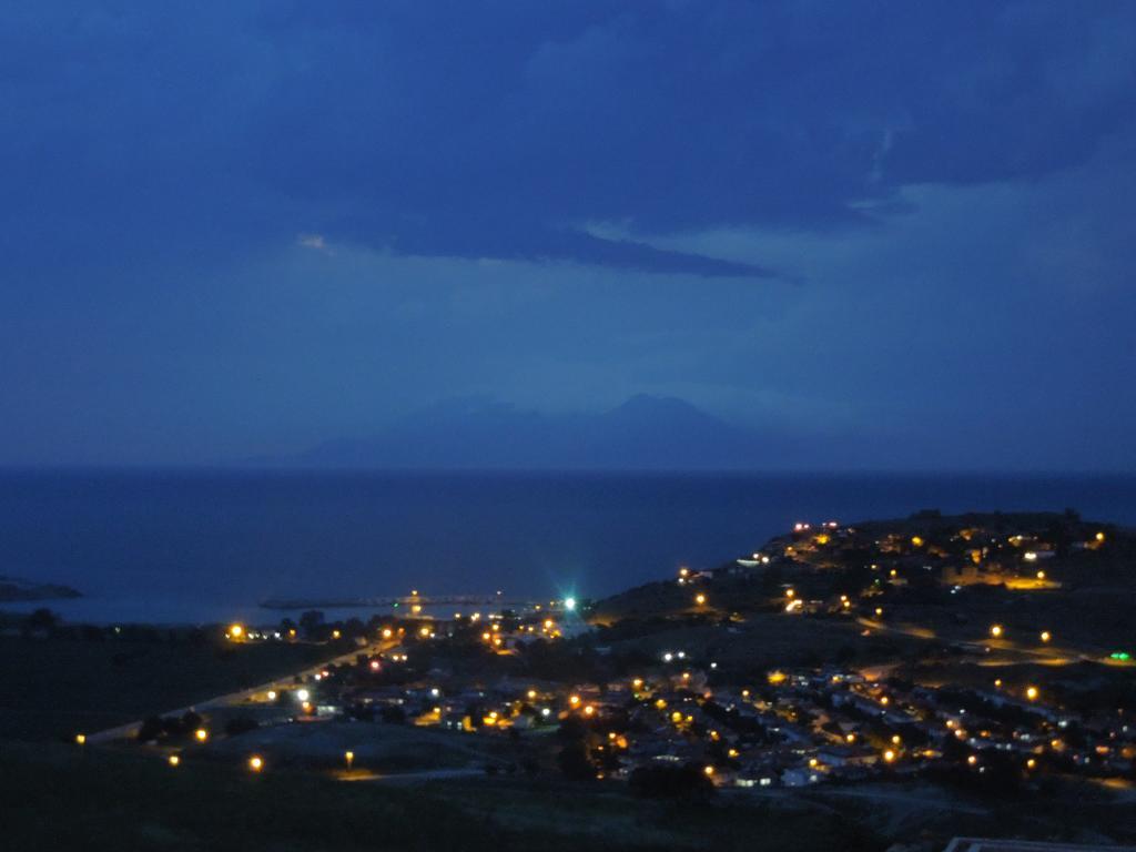 Masi Hotel İmroz エクステリア 写真